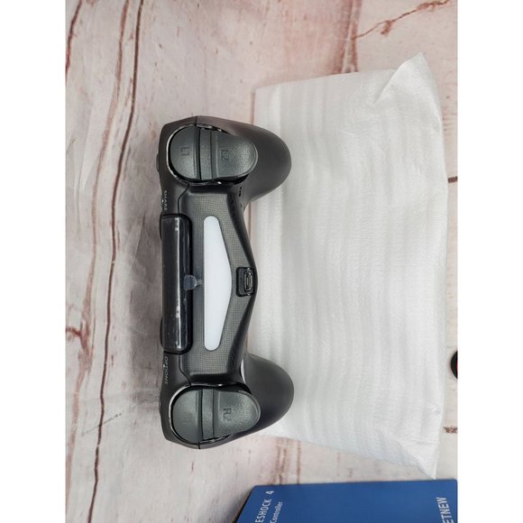 Black Wireless Controller With 4 Extra Grips And Charger Cord - Picture 6 of 8